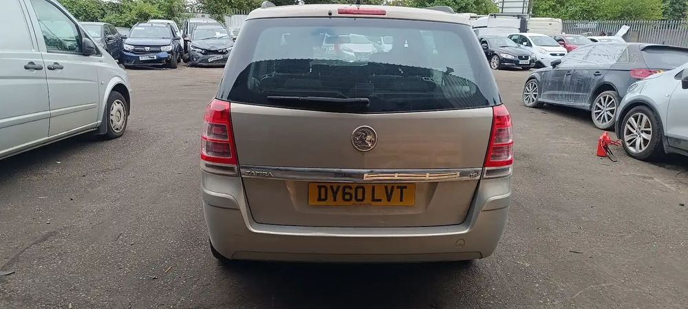 Dezmembrari / Dezmembrez Vauxhall Zafira B 1.6 Z16XER cod cutie M26 cod culoare GBF