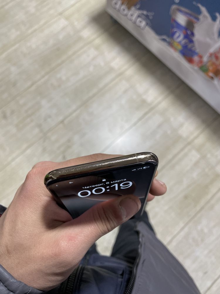 Iphone 11pro сотилади