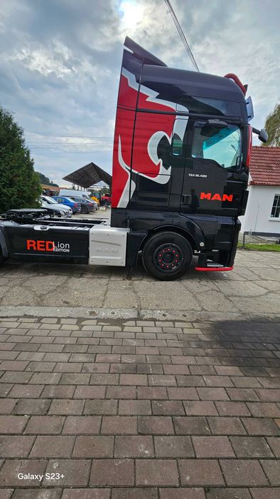 Cap tractor MAN TGX 18.480 BLS Red Lion Edition