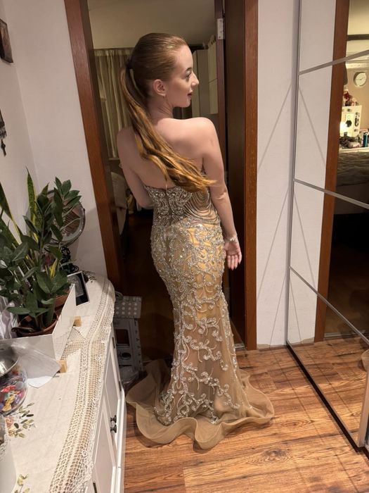 Дизайнерска рокля