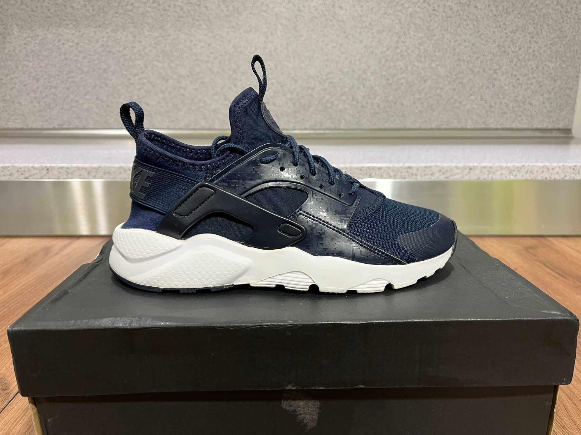 ОРИГИНАЛНИ *** Nike Air Huarache Run Ultra / Blue White