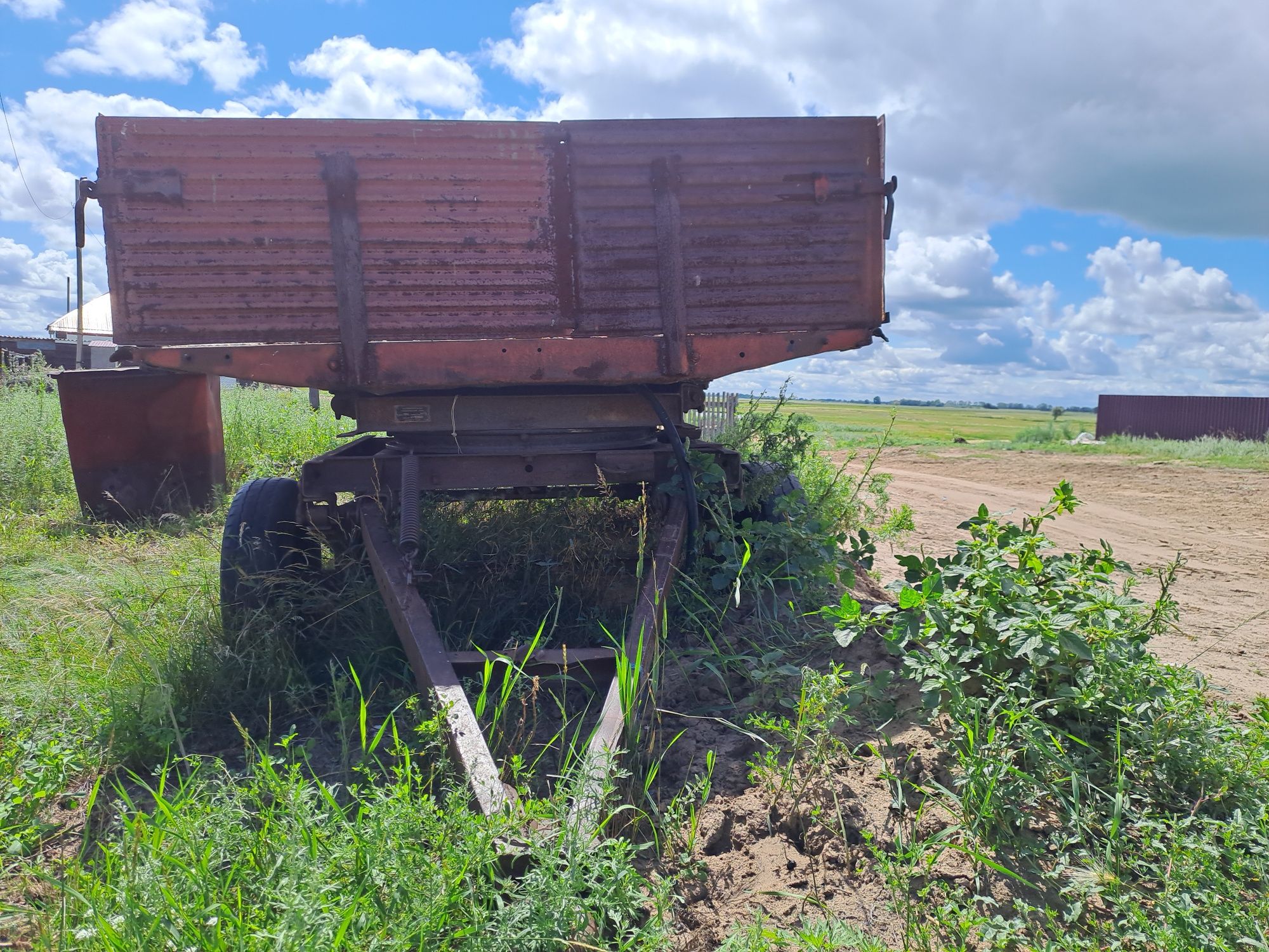 Продам прицеп  ПТС -4