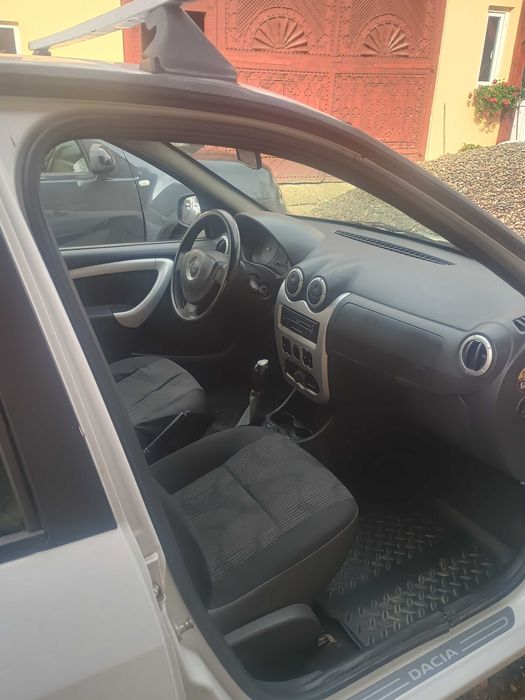 Vând Dacia Logan 2009