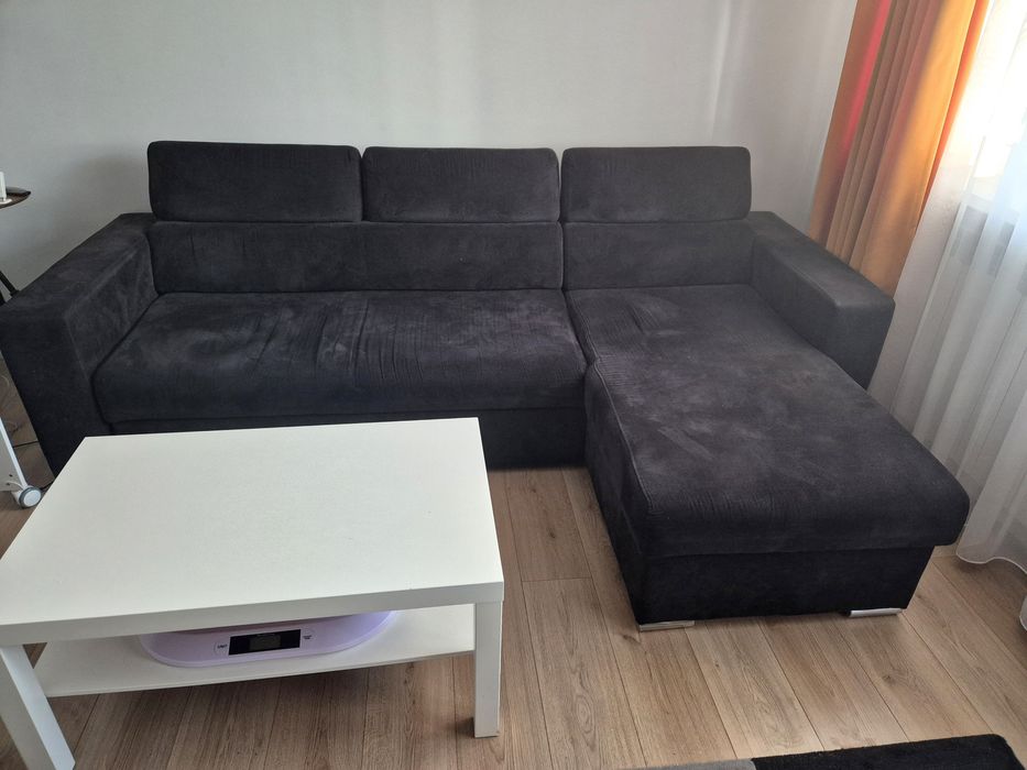 Vand coltar extensibil cu lada de depozitare, draperii si covor