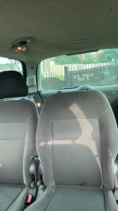 Vand sau schimb Ford Galaxy 1.9  131 cai