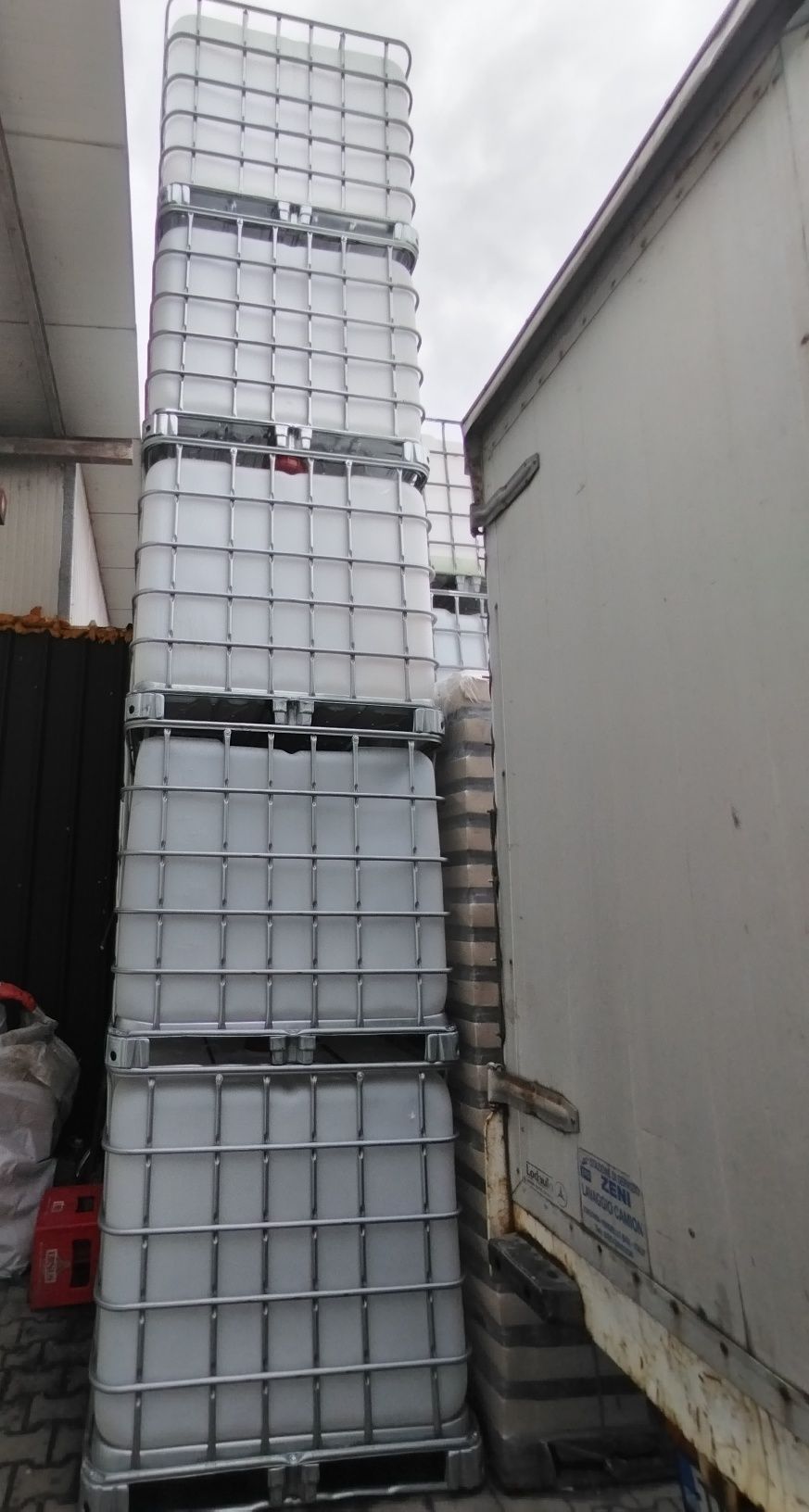 Bazin 1000l, IBC, rezervor