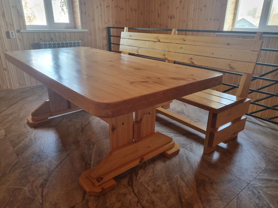 Стол из массива дерева (сосна)