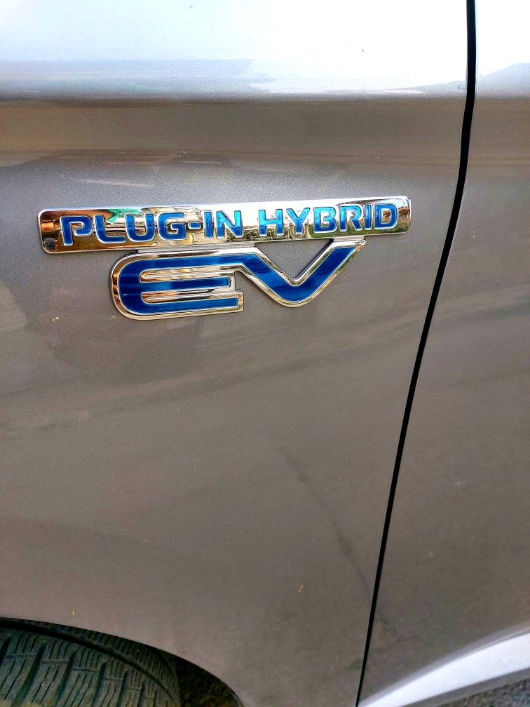 Mitsubishi Outlander 2.0 phev plug in hibrid