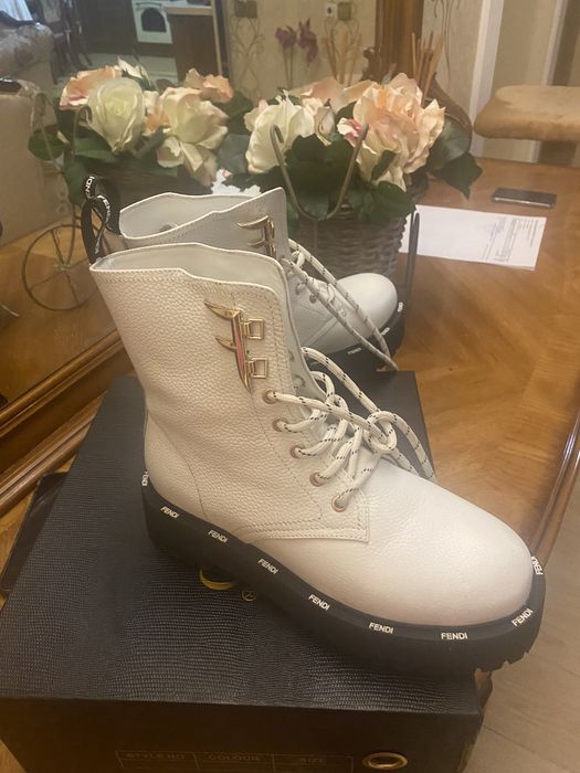 Ботинки осенние под Fendi