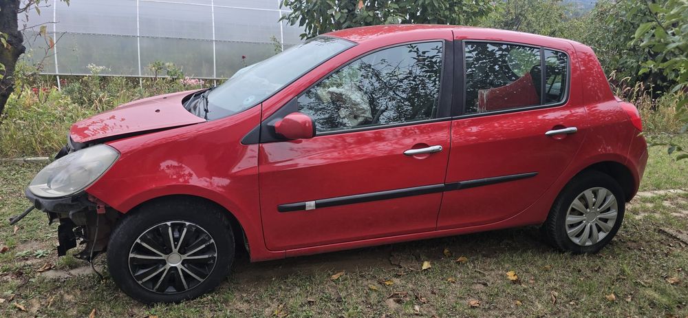 Renault Clio 3 epava / dezmembrări