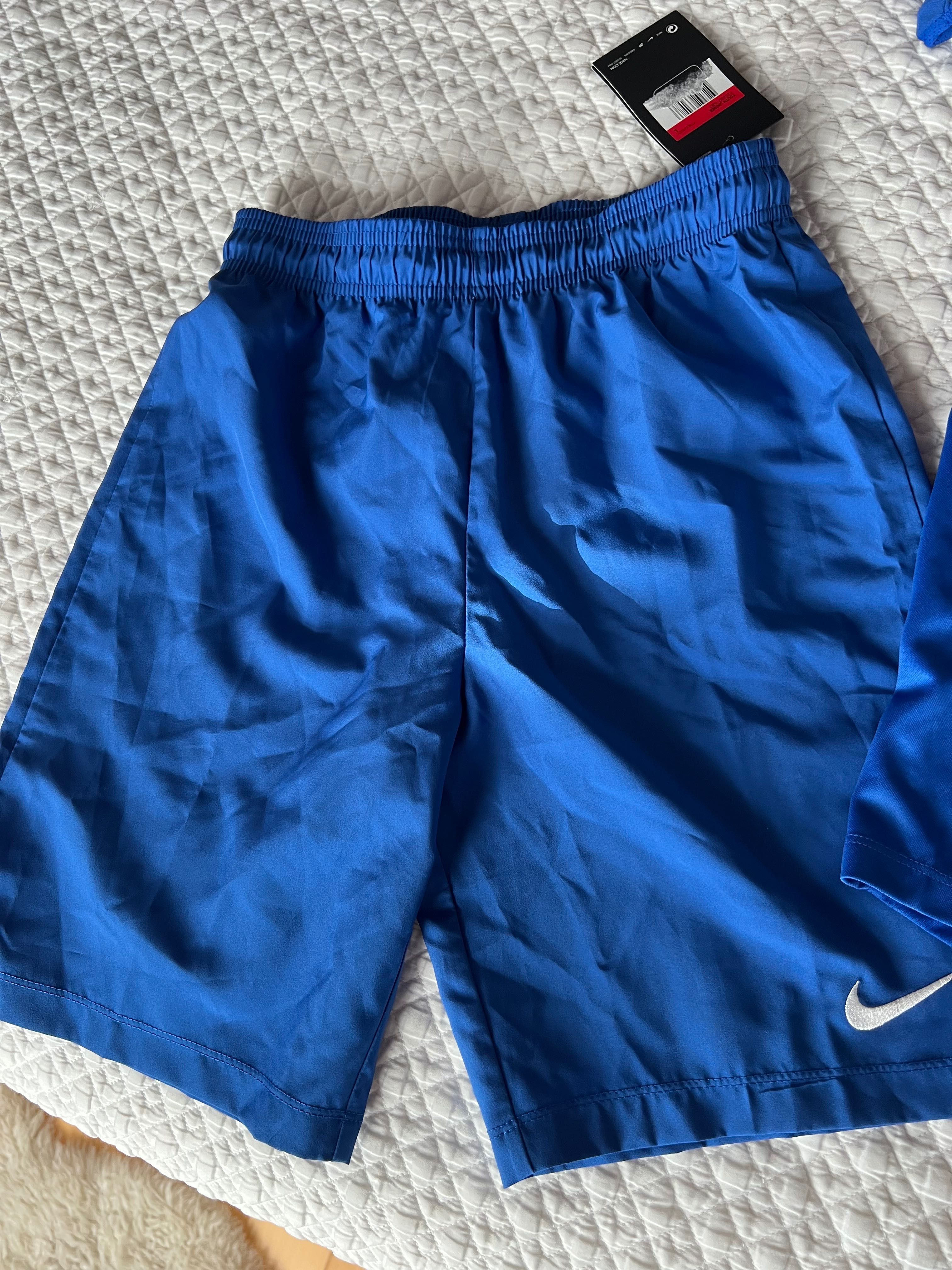 Nike сет! Тениска и Къси панталонки
