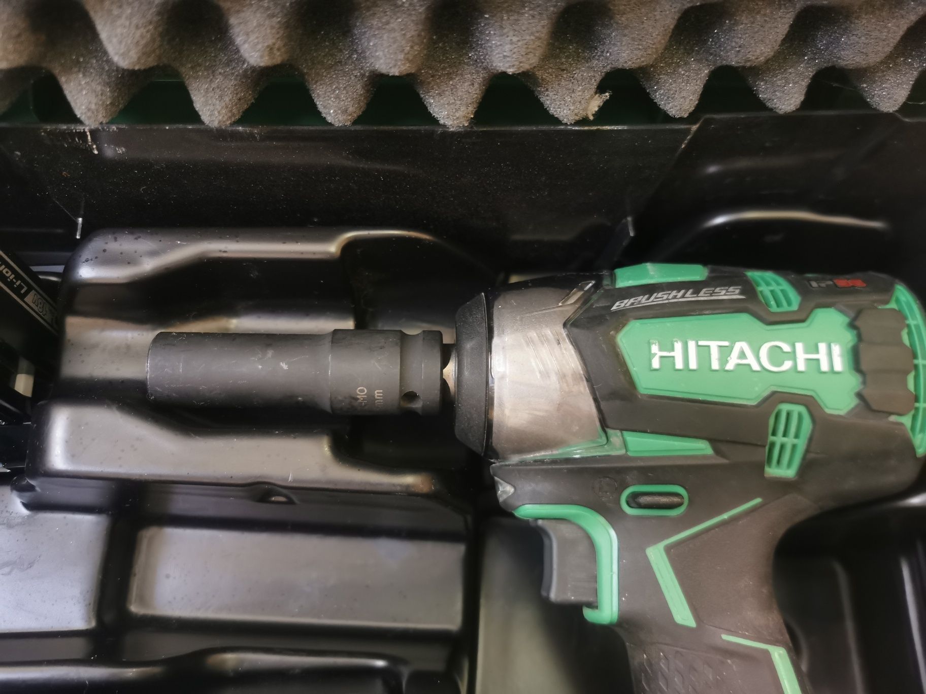 Гайковерт Hitachi uc WR 18DBDL2