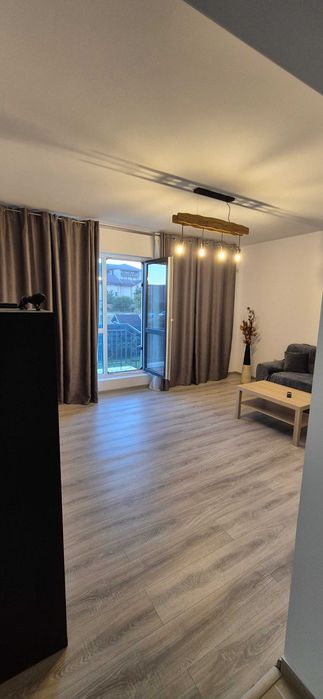 Inchiriez Apartament 2 cam + Curte 160mp ( centrala, parcare )