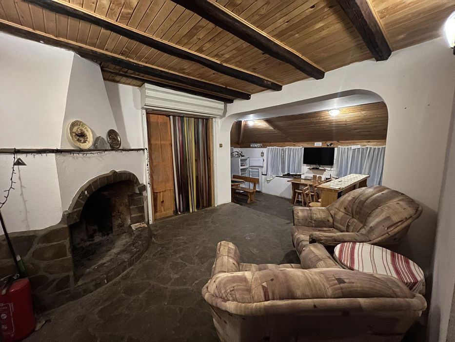 Къща за гост Гнездото на Соколите в гр Елена с. Велковци