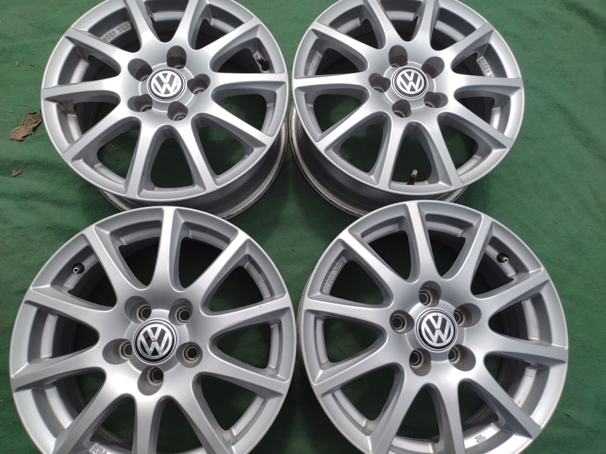 Перфектни Rc Design 15-5x100 6j ET38 Фолксваген Поло