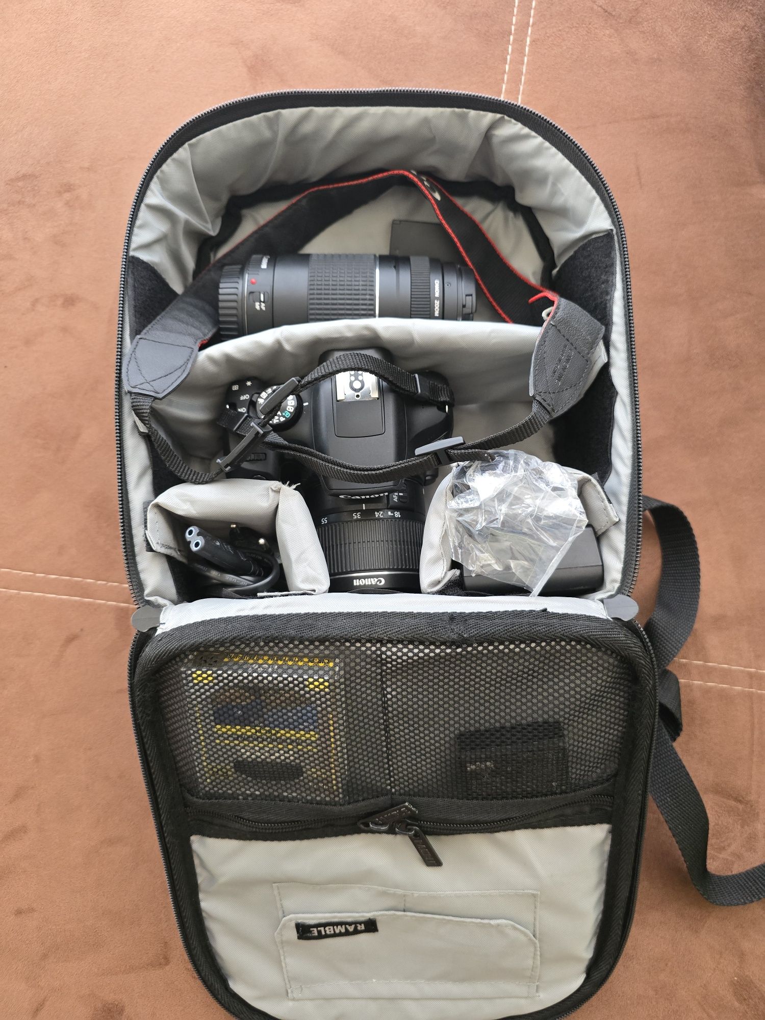 Фотоапар Canon 1300D