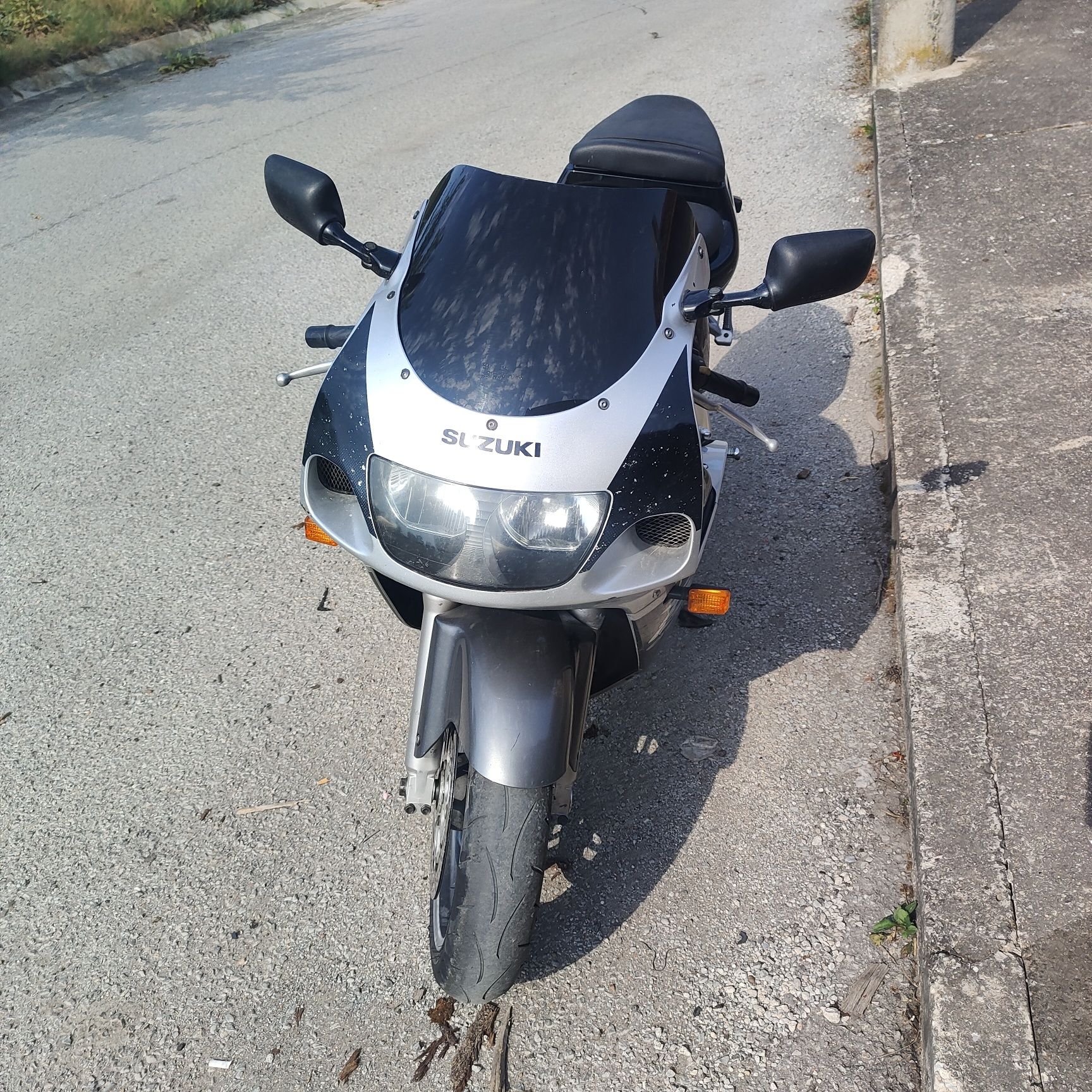 Suzuki gsxr 600 srad