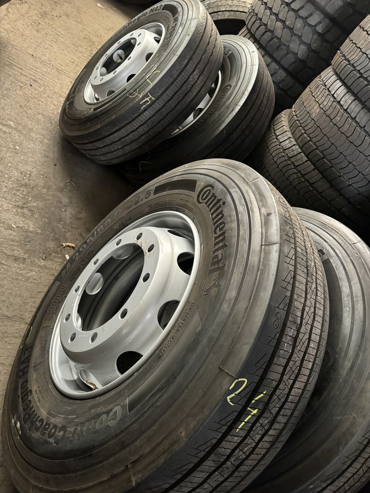 Vand 4 buc anvelope Noi 295/80r22,5 Continental cu janta 2023