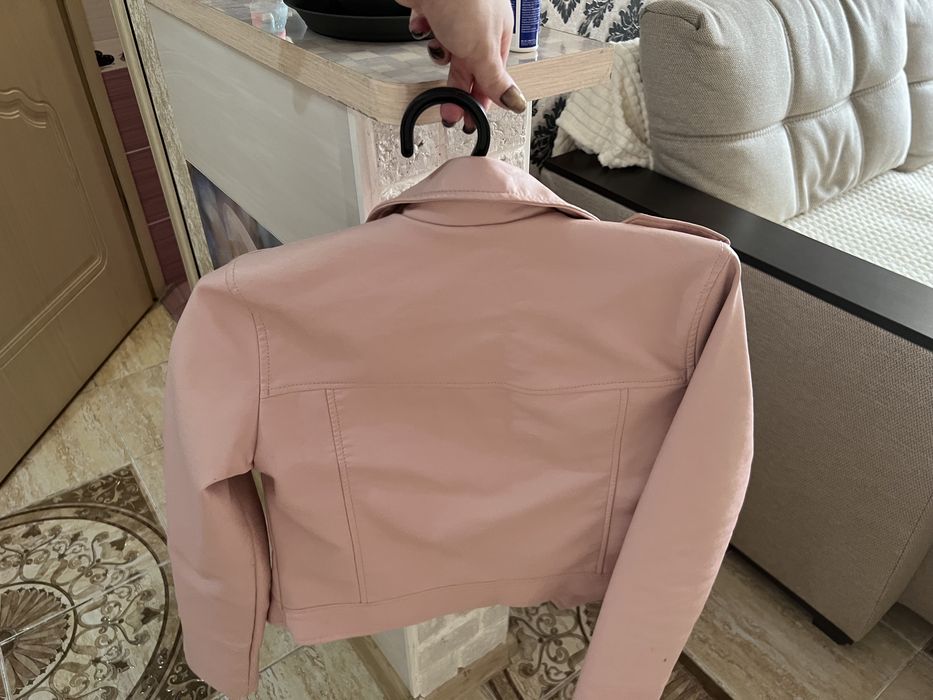 Куртка новая , стильная