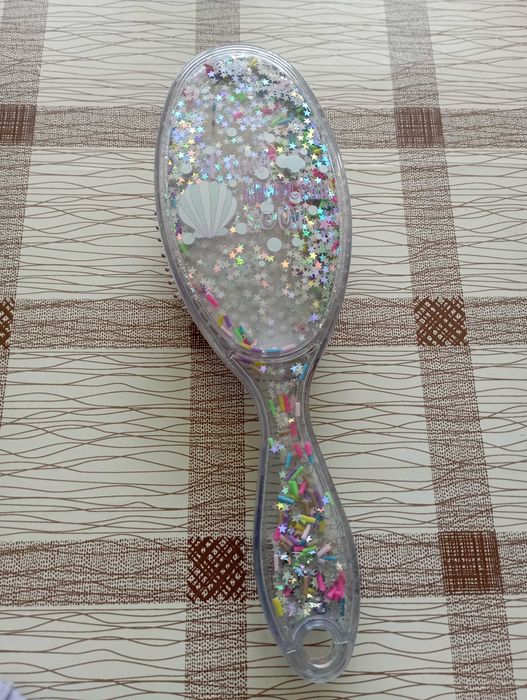 Диадеми, слънчеви очила и други аксесоари за момичета