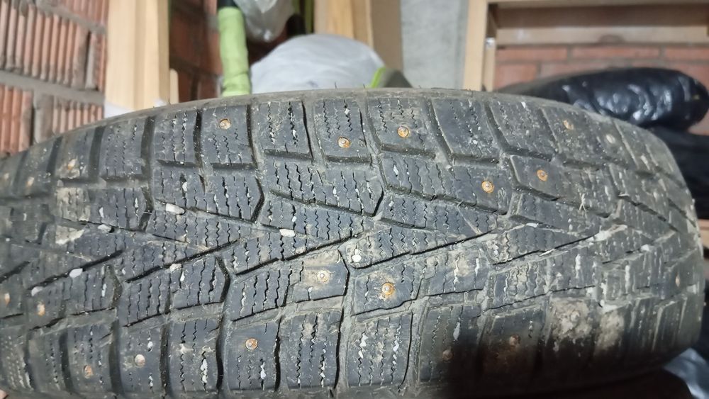 Зимние шины в комплекте 4шт размер 185.65r15