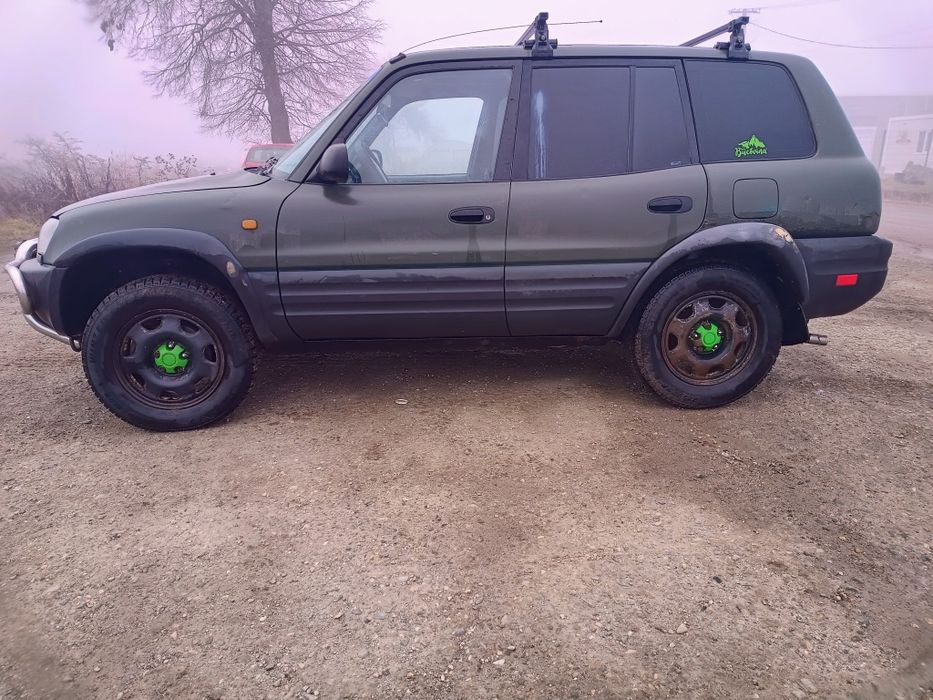 Vând Toyota RAV4 20 benzina