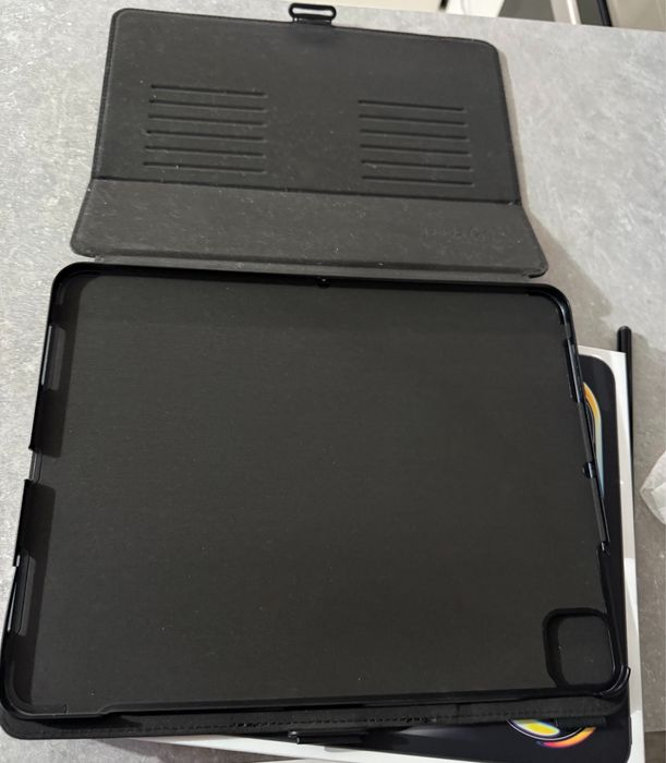 Apple iPad Pro 13 512GB SpaceBlack с 20 месеца гаранция