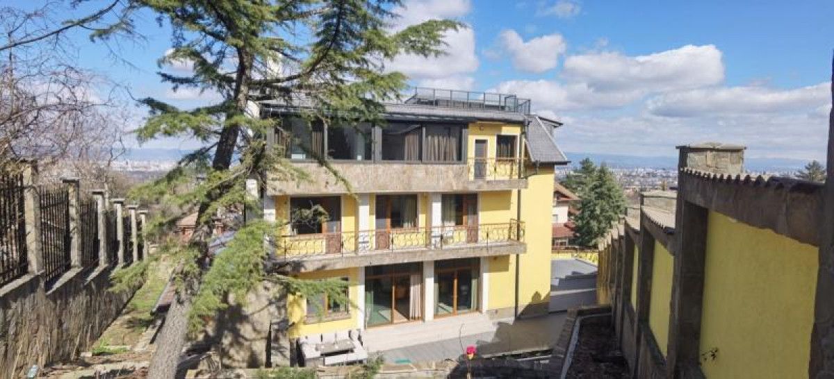 Дава се под наем Къща в София, Драгалевци - 1400 кв.м за 7000 € - Снимка #12