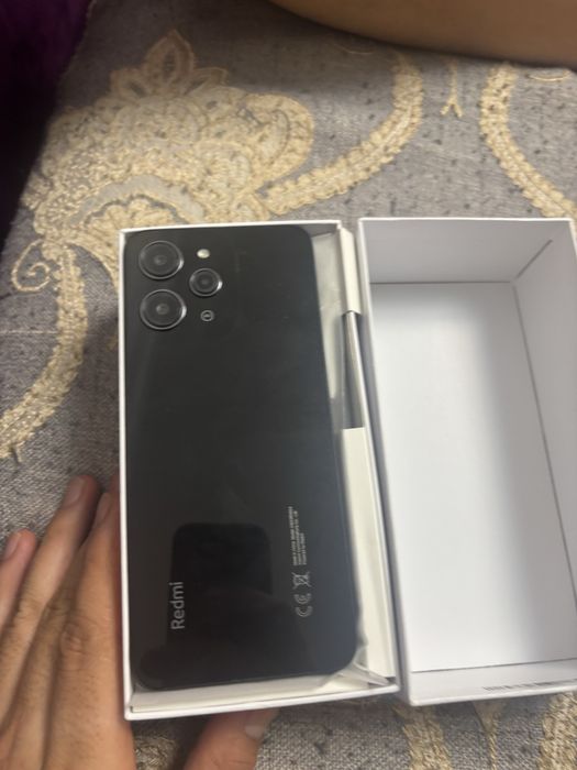 Продам телефон редми 12/128