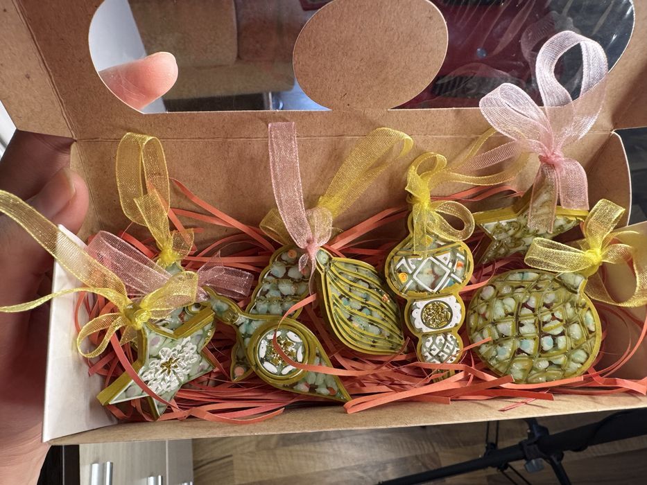 Игрушки ёлочные из эпоксидной смолы,декор ручной работы.