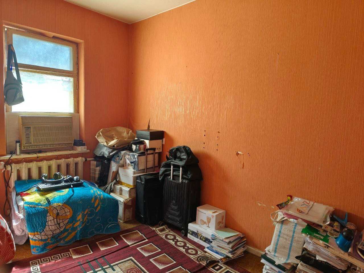 Продам 3-х комнатную на Новомосковской.77 серия 3/4/4