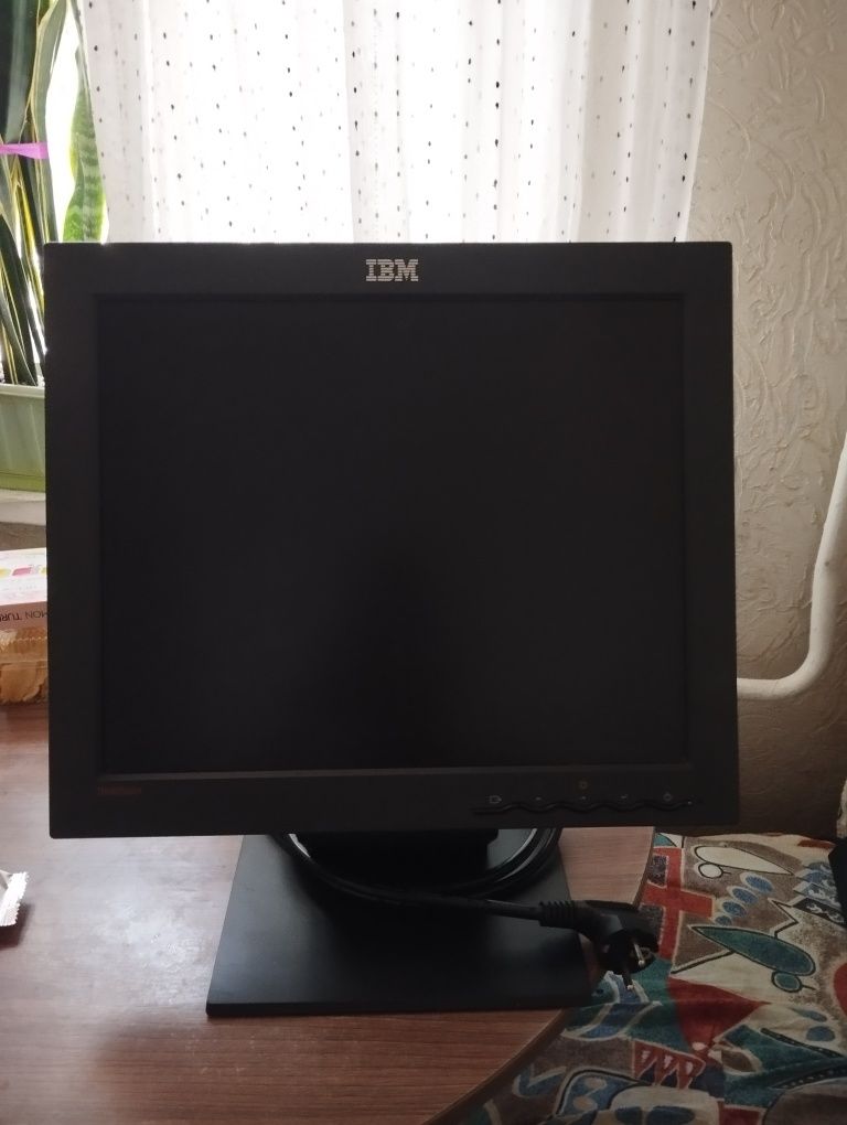 Монитор IBM THINKVISION продам