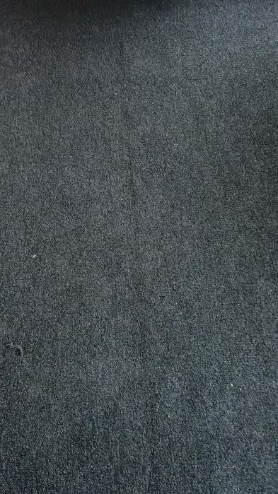 Mochetă gri spre negru