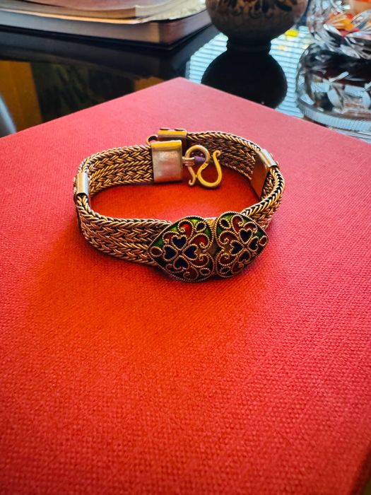 Масивна фолклорна сребърна гривна