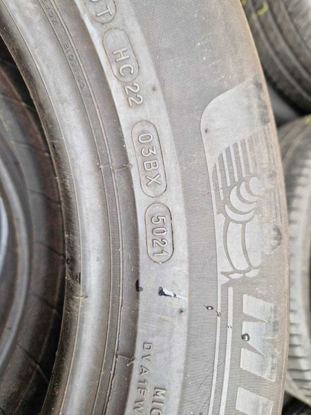 2 Michelin R17 215/65
летни гуми
DOT5021