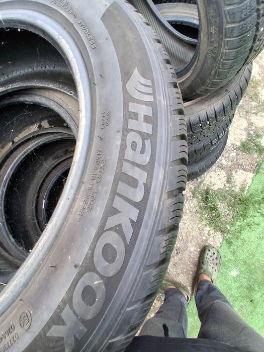 215 55 17 HANKOOK 4броя зимни