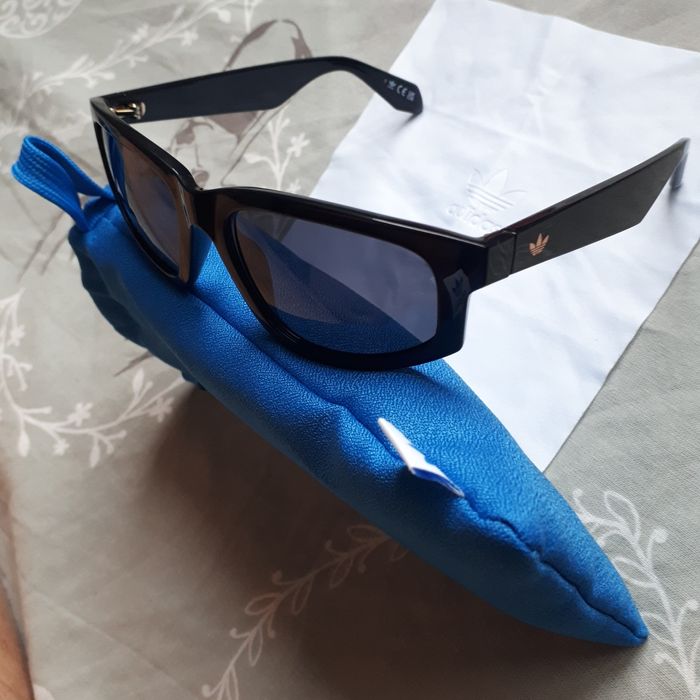 Vand ochelari de soare noi Adidas Originals - unisex(ultima pereche)