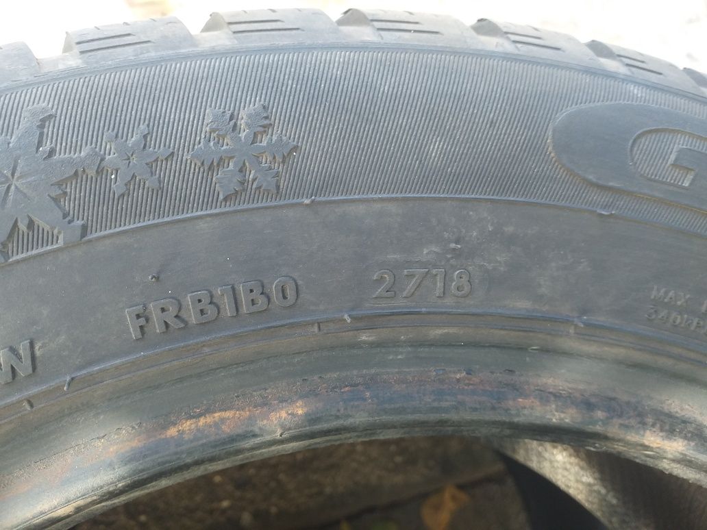 Гуми два броя 215/55/16