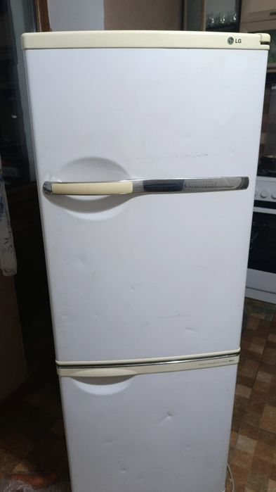 Продам холодильник
