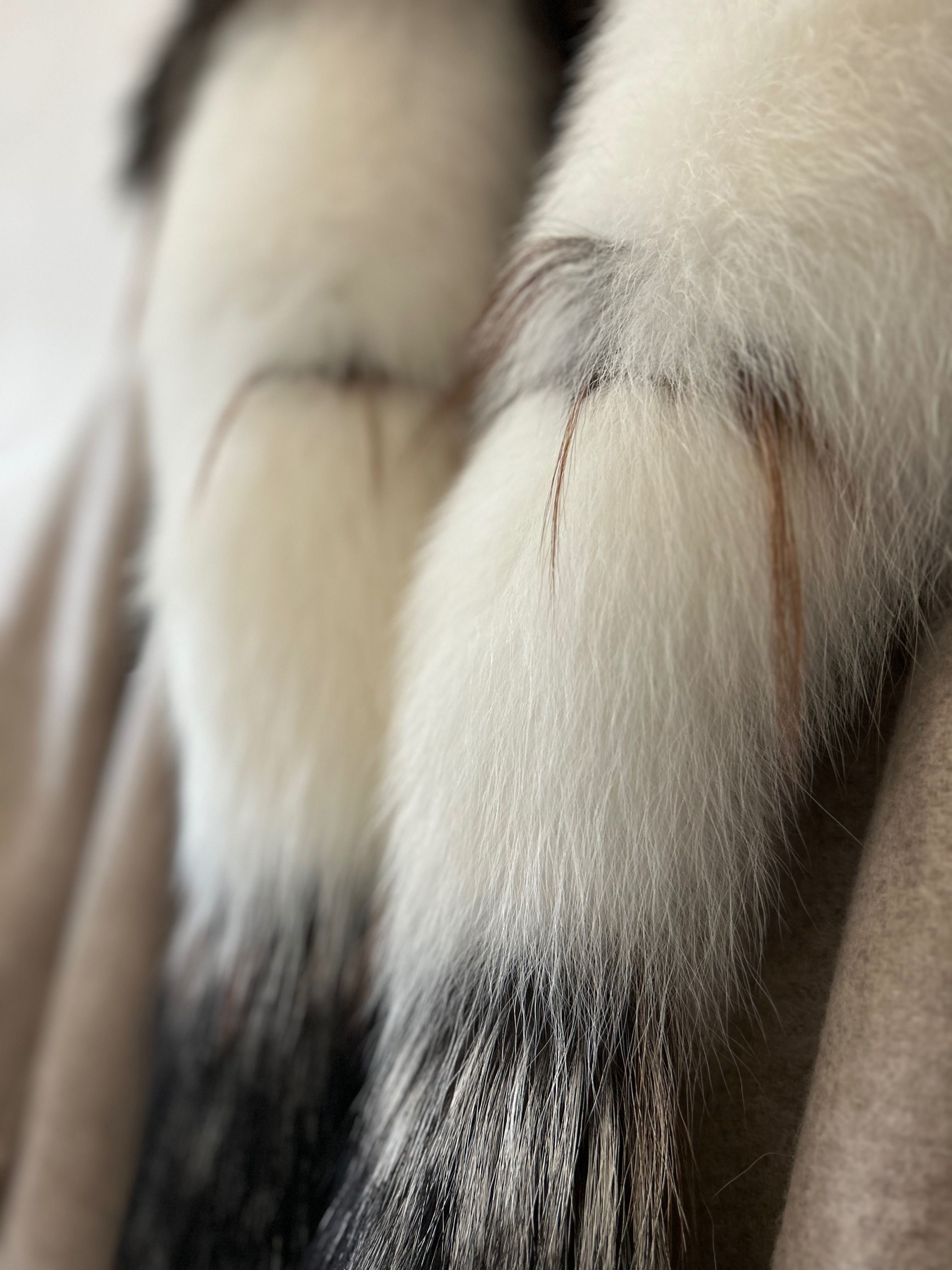 Palton/ Haină din lână de alpaca și blană naturală de vulpe