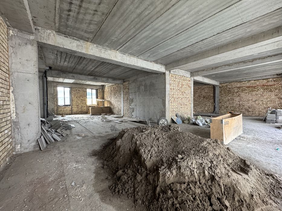 Буз Базар | ул.Сайрам - Сдается в аренду помещение вдоль дороги 600м2