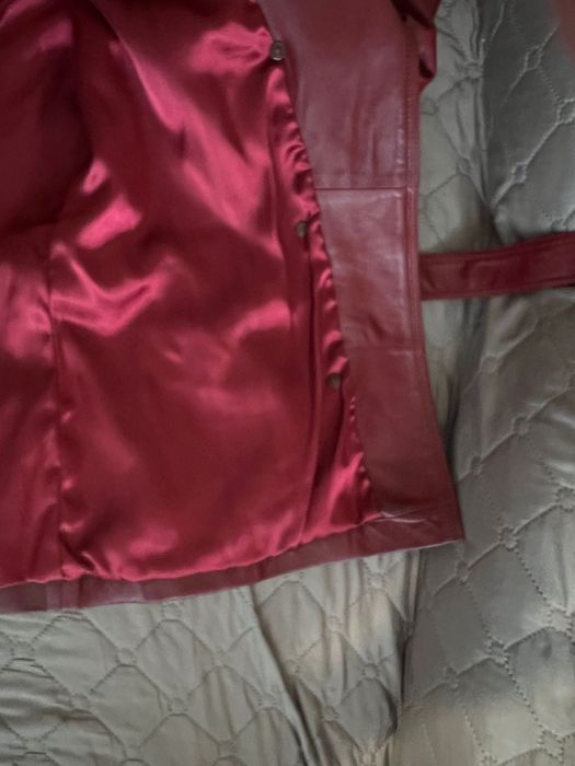 Кожено яке червено