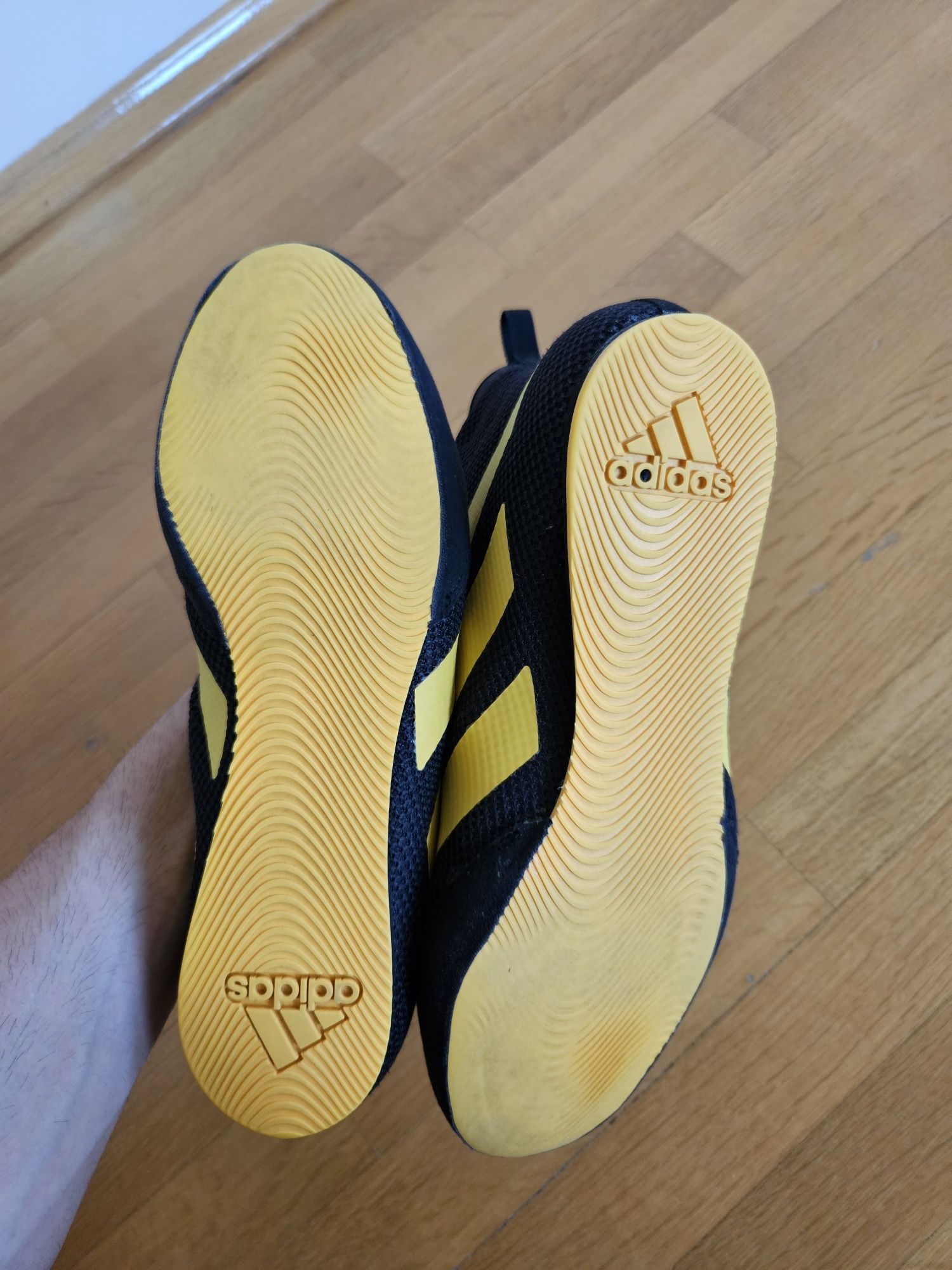 Обувки за бокс Adidas Box Hog 3 номер 45 1/3 + подарък ръкавици за бок