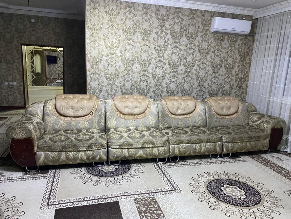 Продам диван джаккарта 5 метров в хорошем состоянии
