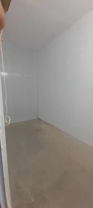 Magazin 80 kv, 40 kv sotiladi