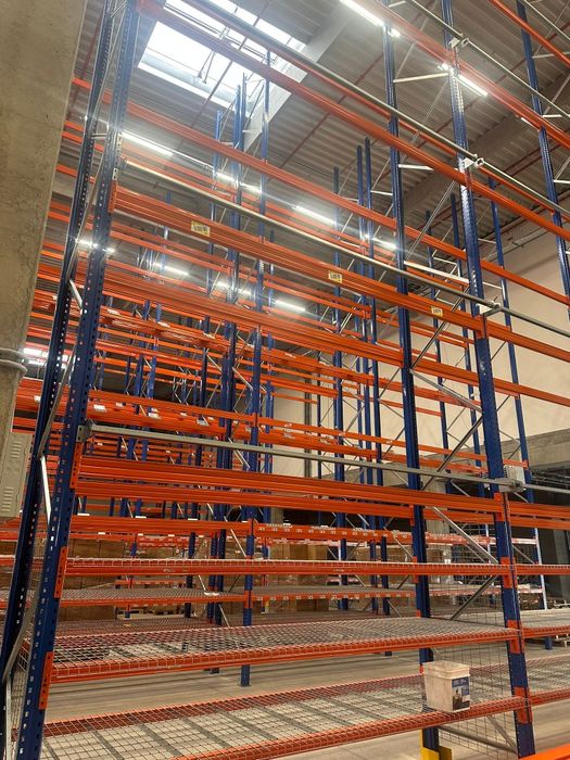 Rafturi metalice industriale