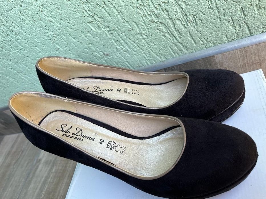 Pantofi negri cu toc si platforma