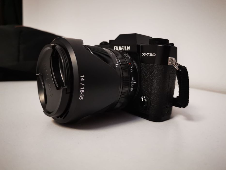 Aparat foto Fujifilm xt 30 cu obiectiv Fuji  18-55mm