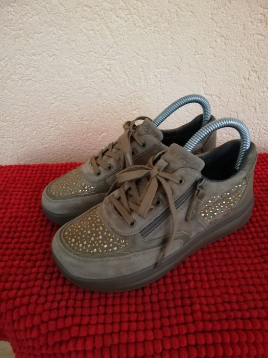 Adidași Helvesko nr 38 piele damă