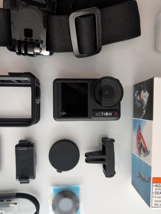 DJI Osmo Action 4 Standard combo + допълнителни аксесоари